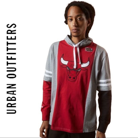 NEW Mitchell & Ness UO Chicago Bulls NBA Hooded Long Sleeve Shirt Tee L - Picture 1 of 5